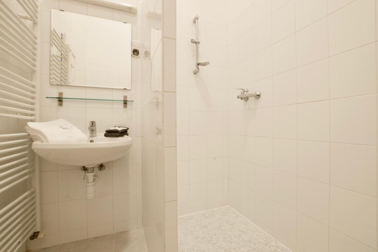 Budget Apartment By Hi5 - Palace Quarter Budapest Bagian luar foto